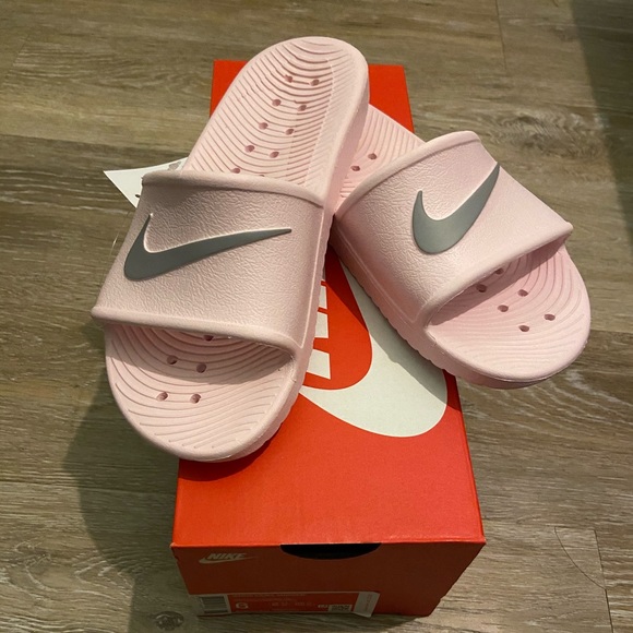 ***Only one pair left***Nike slides - Picture 5 of 6